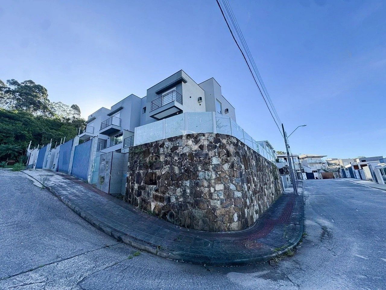 Casa com 3 suítes à venda no Córrego Grande, Florianópolis-SC
