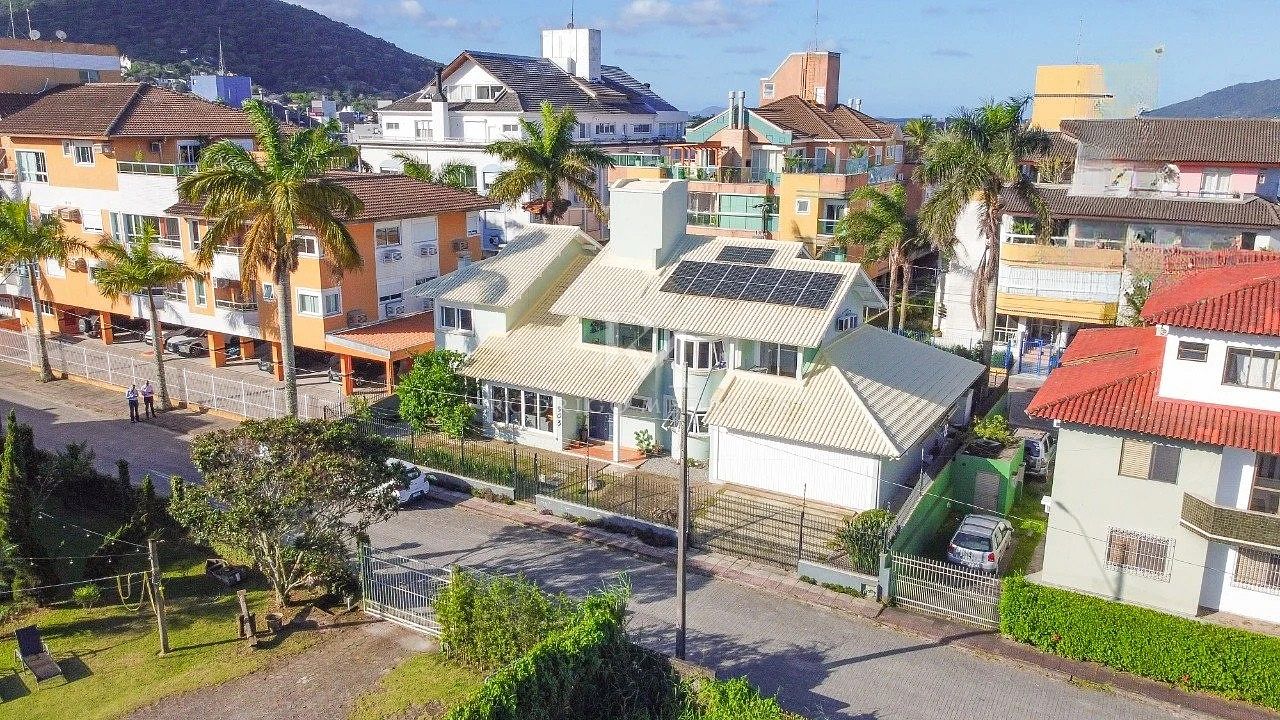 Casa com 3 dormitórios na Lagoa da Conceição, Florianópolis-SC