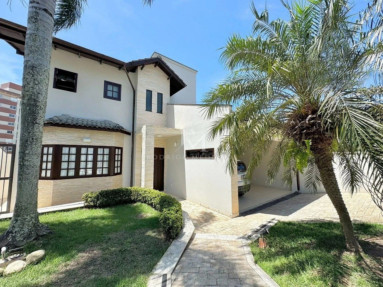 Casa com 4 dormitórios à venda no Córrego Grande, Florianópolis