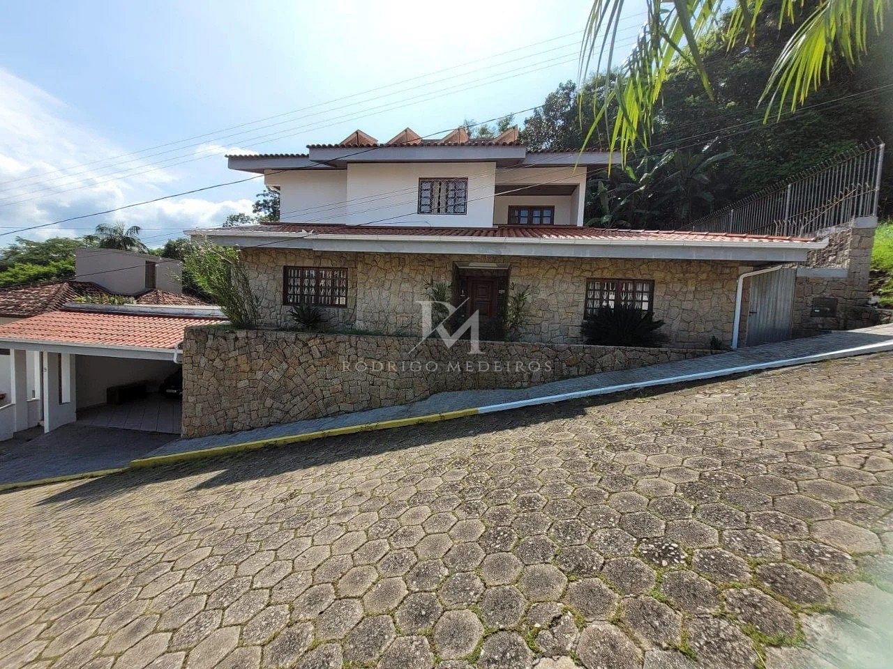 Casa em condomínio fechado com 5 dormitórios no Córrego Grande, Florianópolis/SC