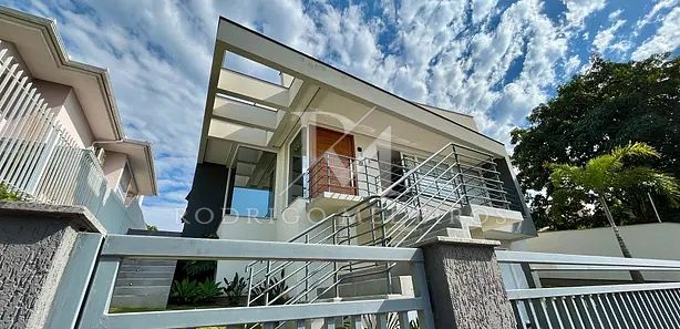 Casa com 3 quartos, suíte e home office à venda na Pedra Branca, Palhoça/SC