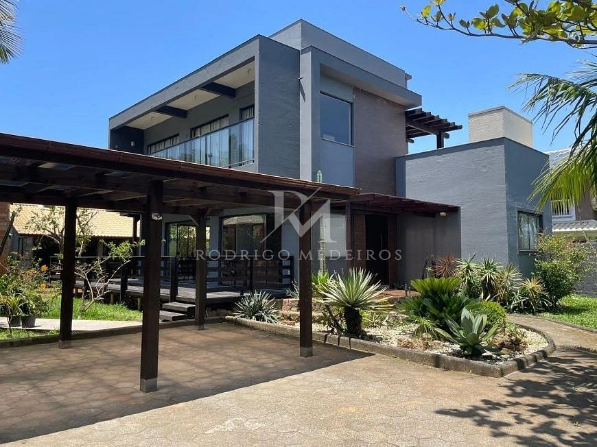 Casa em condomínio com 5 dormitórios no Campeche, Florianópolis/SC
