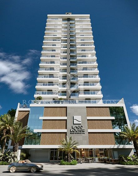 Apartamento à venda no bairro Fazenda, em Itajaí, com 2 suítes, sacada com churrasqueira, lazer completo e localização privilegiada próxima ao centro.