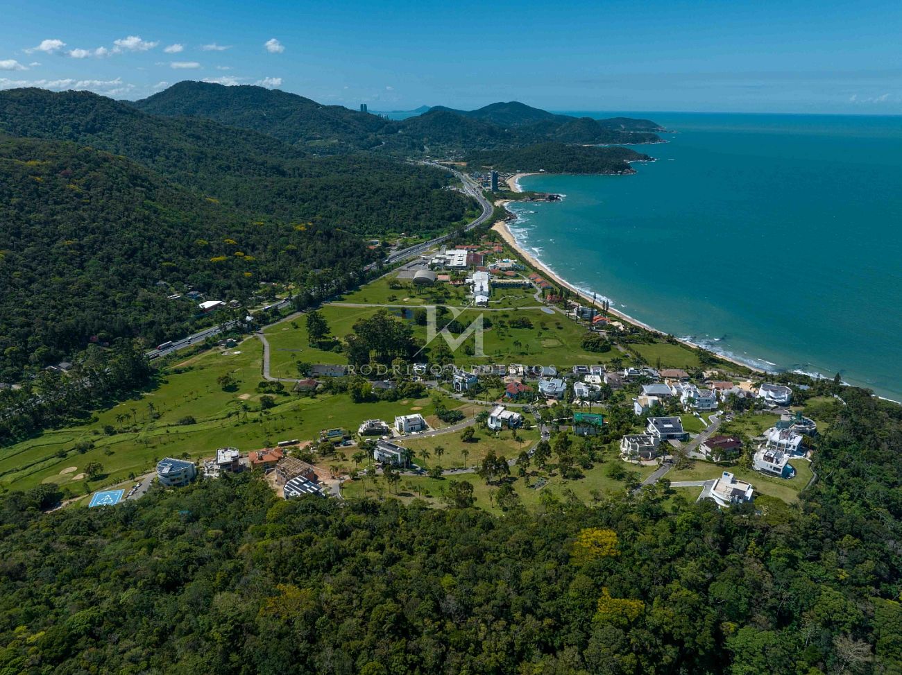 Terreno á venda em condomínio Plaza, Itapema
