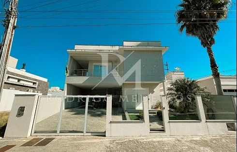 Casa de alto padrão com 4 quartos na Pedra Branca, Palhoça