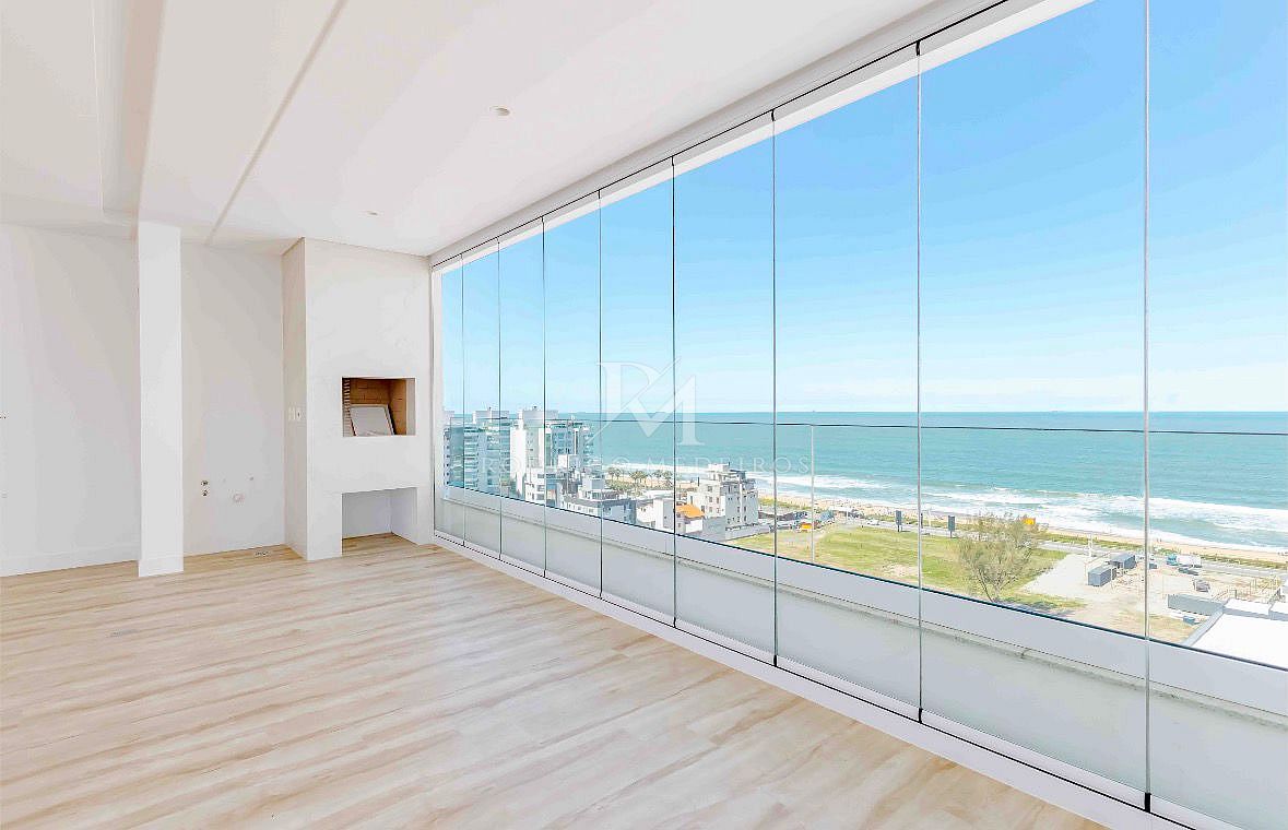 Apartamento com 3 suítes na Praia Brava, Itajaí