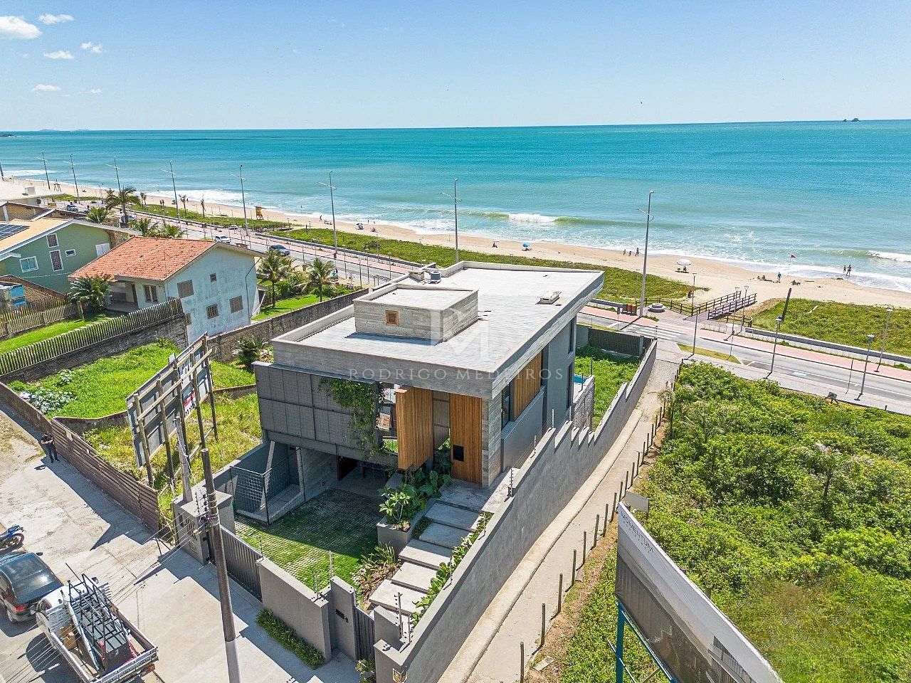 Casa frente mar com 4 quartos no Itacolomi, Balneário Piçarras/SC