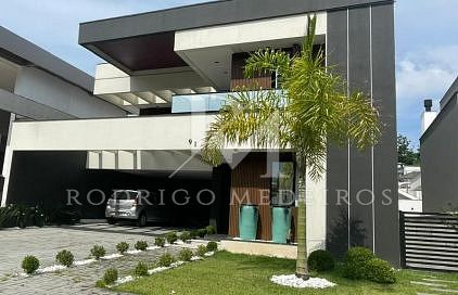 Casa em condomínio com 3 suítes na Pedra Branca, Palhoça