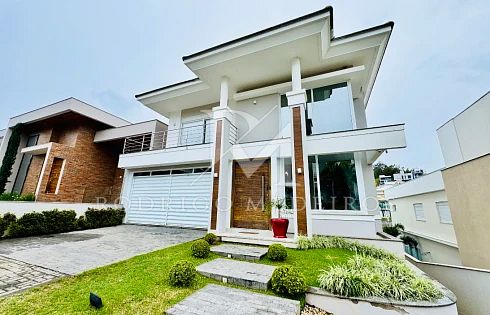 Casa em condomínio 100% mobiliada com 3 suítes na Pedra Branca, Palhoça