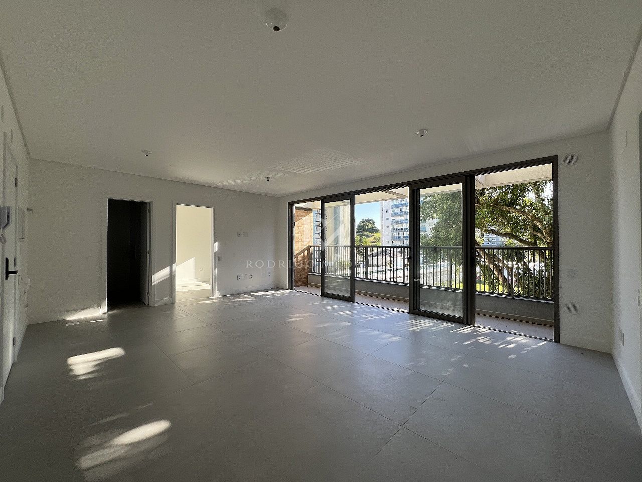 Apartamento com 2 dormitórios no D/NEX – Estreito, Florianópolis