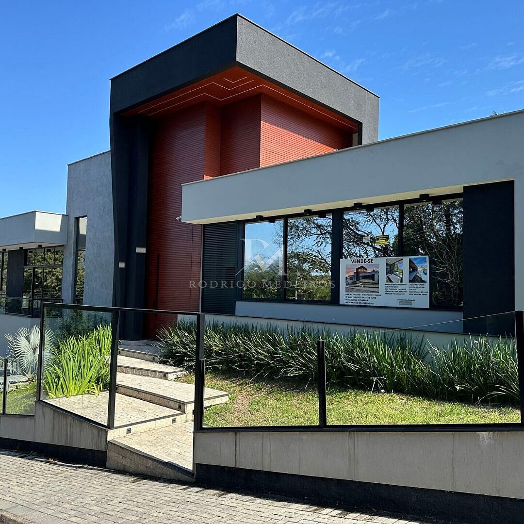 Casa 3 Dormitórios, Hidromassagem e Piscina no Pedra Branca - Palhoça/SC