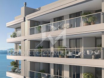 Apartamento com 3 suítes a 180m da praia em Balneário Piçarras