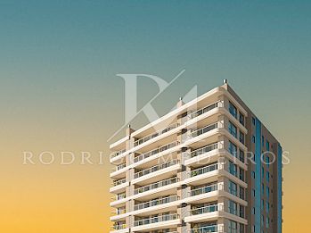 Apartamento com 2 suítes a 180m da praia em Balneário Piçarras
