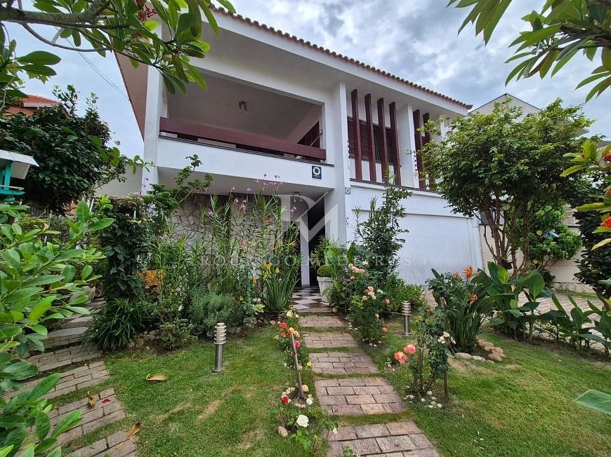 Sobrado com 3 suítes à venda no Santa Mônica, Florianópolis