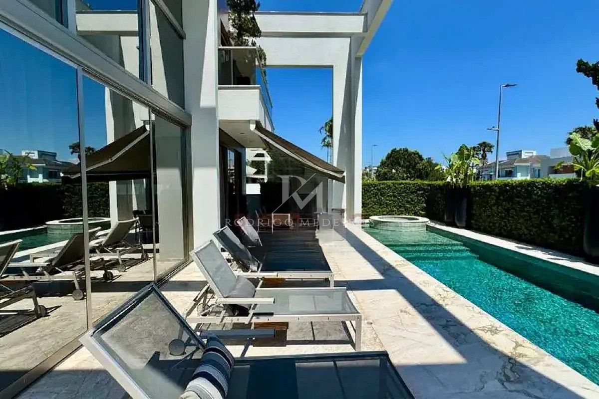 Casa com 4 suítes à venda em Jurerê Internacional, Florianópolis