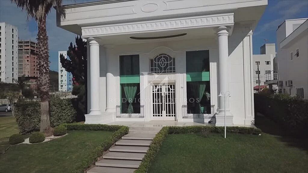 Casa mobiliada à venda no Condomínio Horizontal Praia Brava em Itajaí