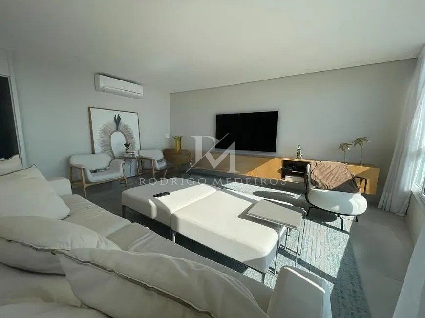 Cobertura à venda na Beira-Mar Norte em Florianópolis com 3 quartos