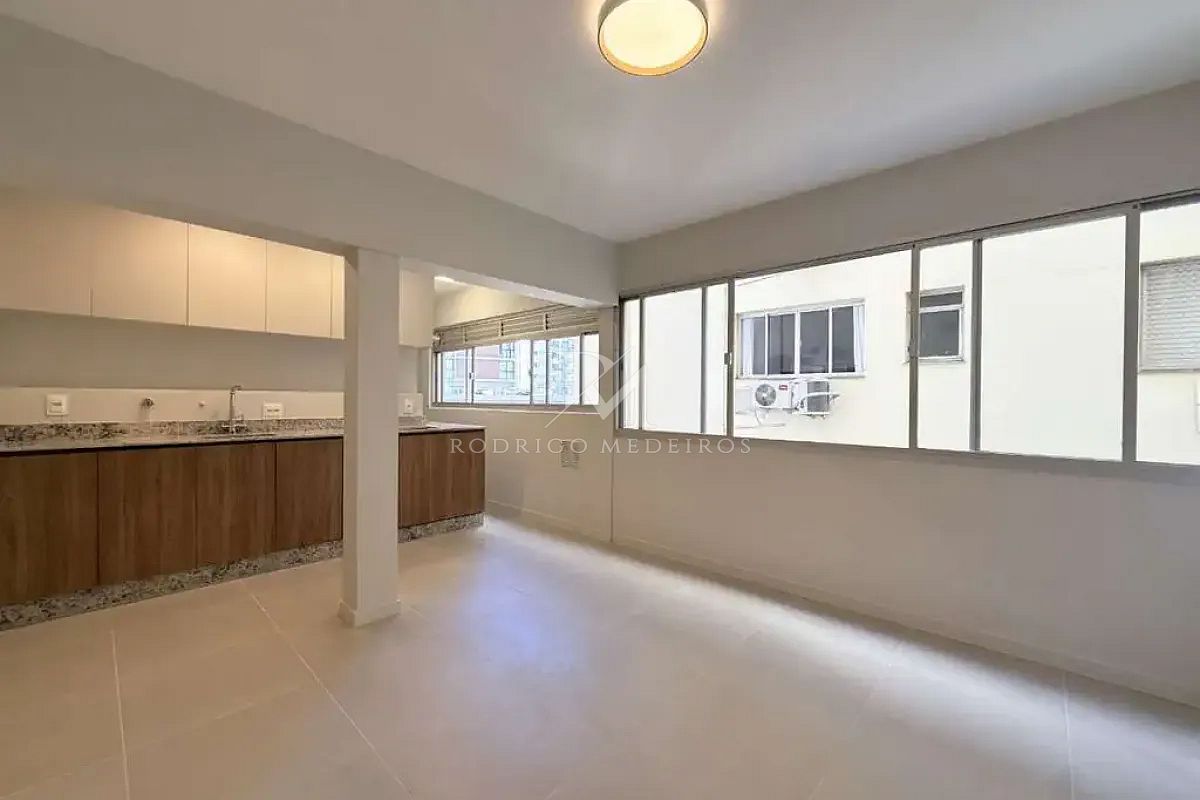 Studio reformado à venda no Centro, Florianópolis