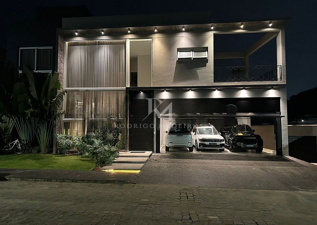 Casa em condomínio com 5 suítes em Balneário Camboriú