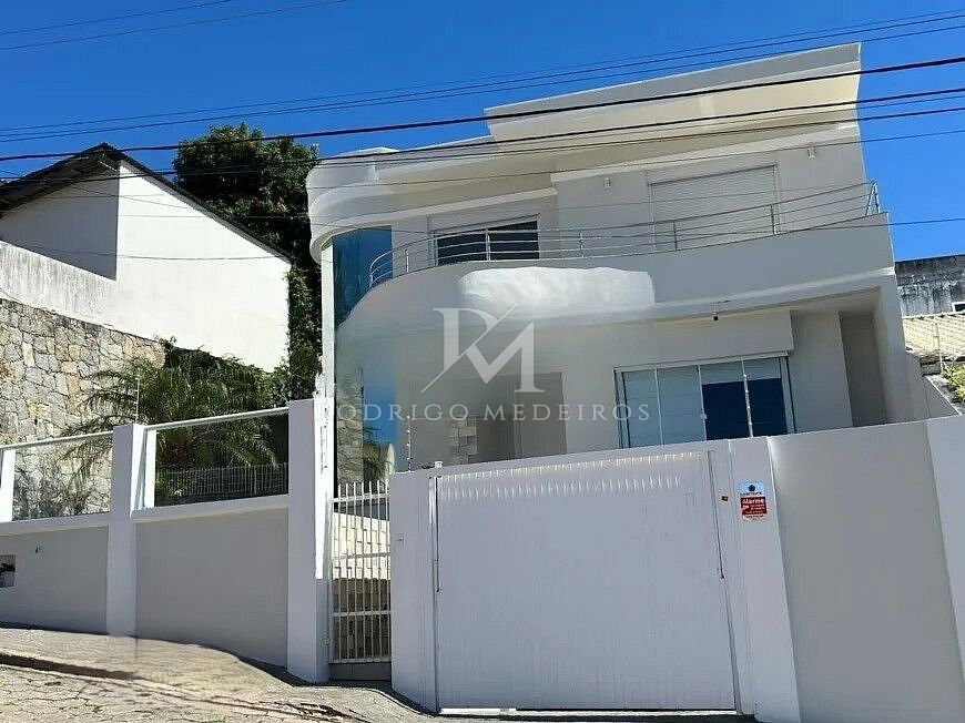 Casa à venda no bairro Canto em Florianópolis-SC