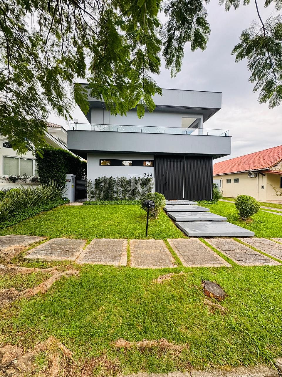 Casa 4 dormitórios à venda em Jurerê Internacional, Florianópolis-SC