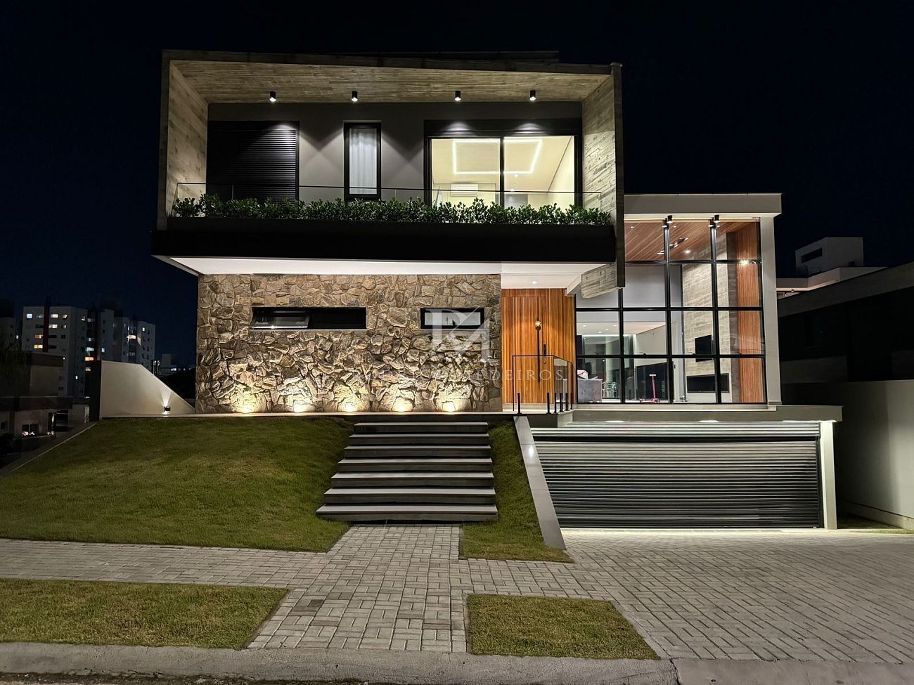 Casa triplex com 3 suítes à venda na Pedra Branca, Palhoça