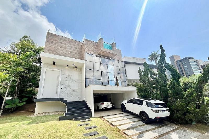 Casa 700 m², 4 Dormitórios (3 Suítes) - Itajaí/SC