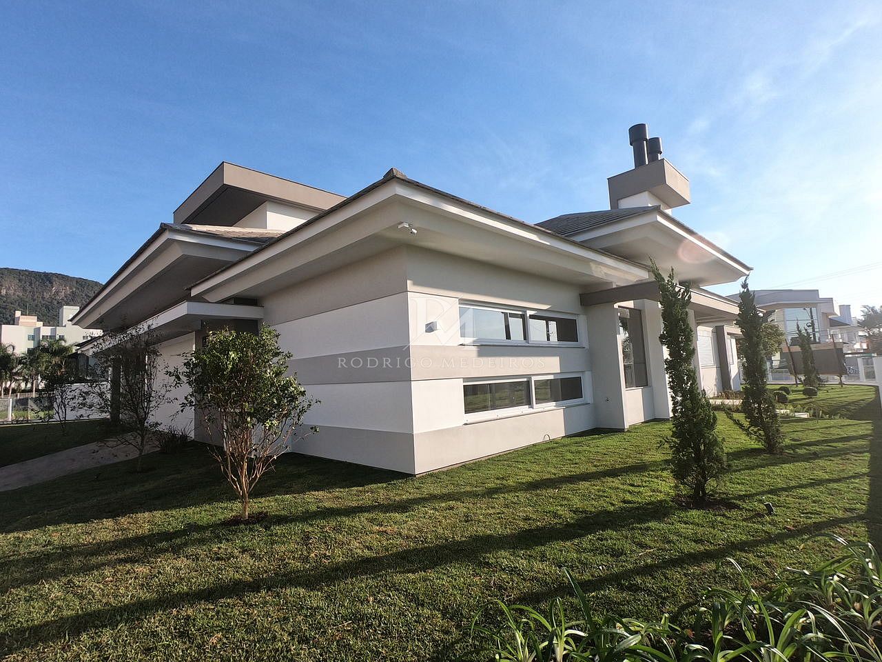 Casa 5 Dormitórios (3 Suítes)