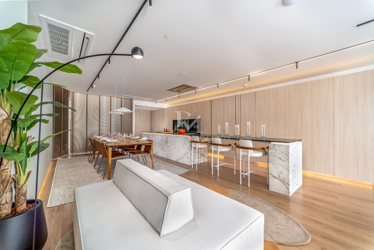 Apartamentos 4 Suítes, Mobiliado e Decorado - Balneário Camboriú-SC