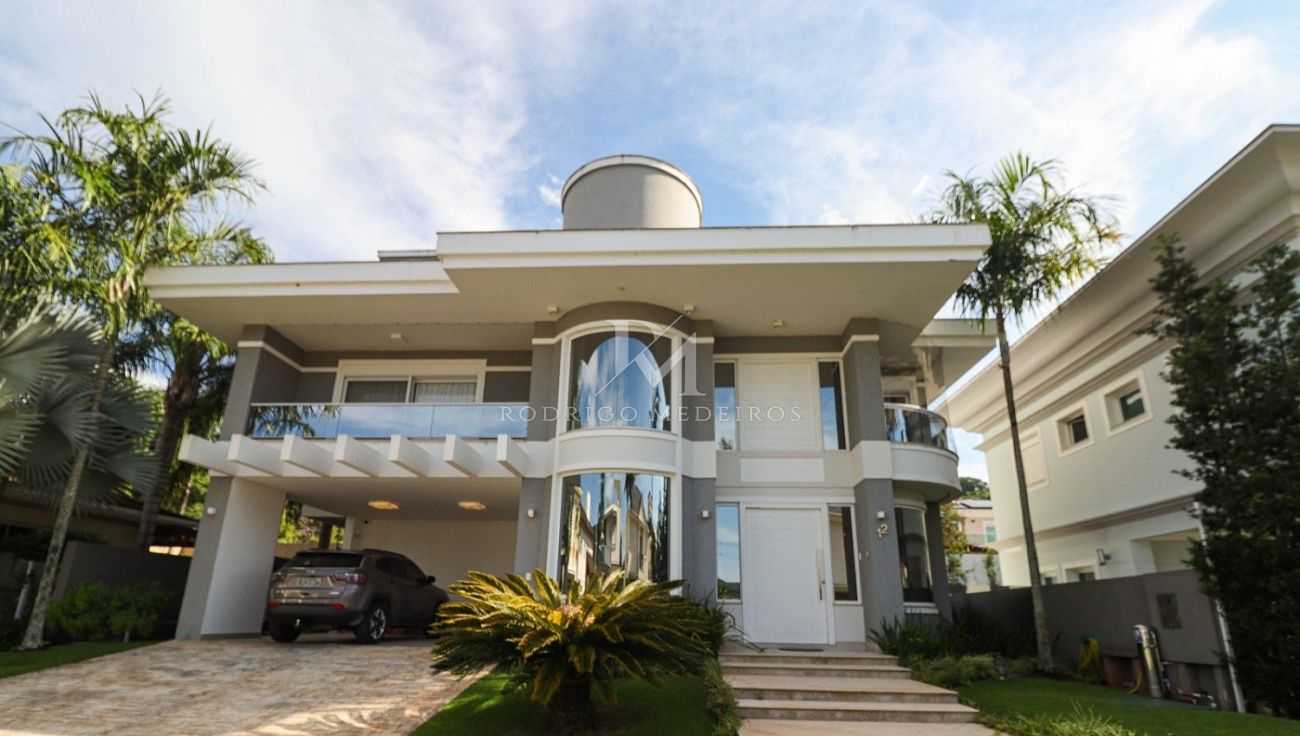 Casa 4 Dormitórios (2 Suítes) João Paulo - Florianópolis/SC