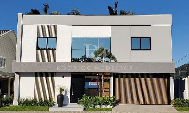 Casa 4 Suítes, Piscina, Churrasqueira - Balneário Camboriú/SC