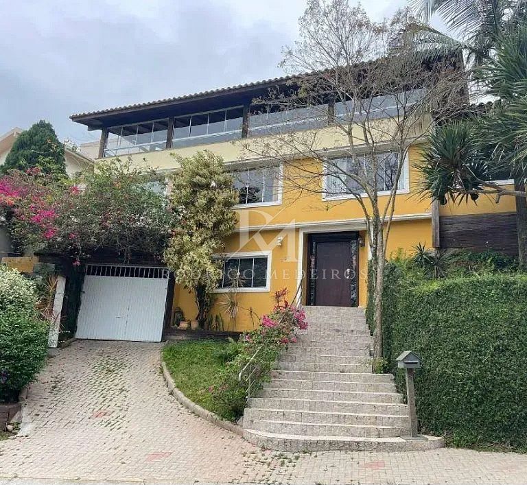 Casa 5 Dormitórios e 4 Suítes bairro Bosque das Mansões em São José-SC