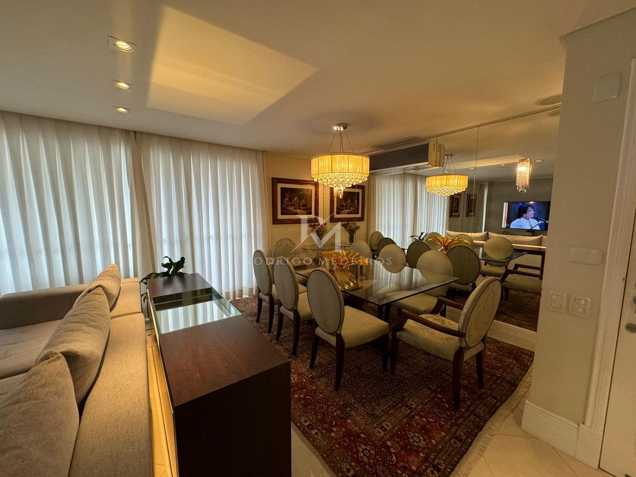 Apartamento 4 Dormitórios (3 Suítes) - Centro, Florianópolis-SC