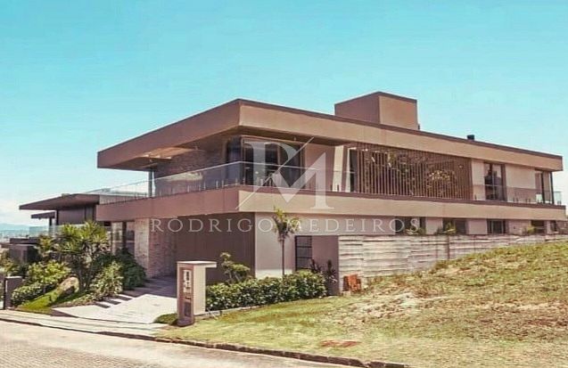 Casa 4 Dormitórios (3 Suítes) - Cacupé, Florianópolis-SC