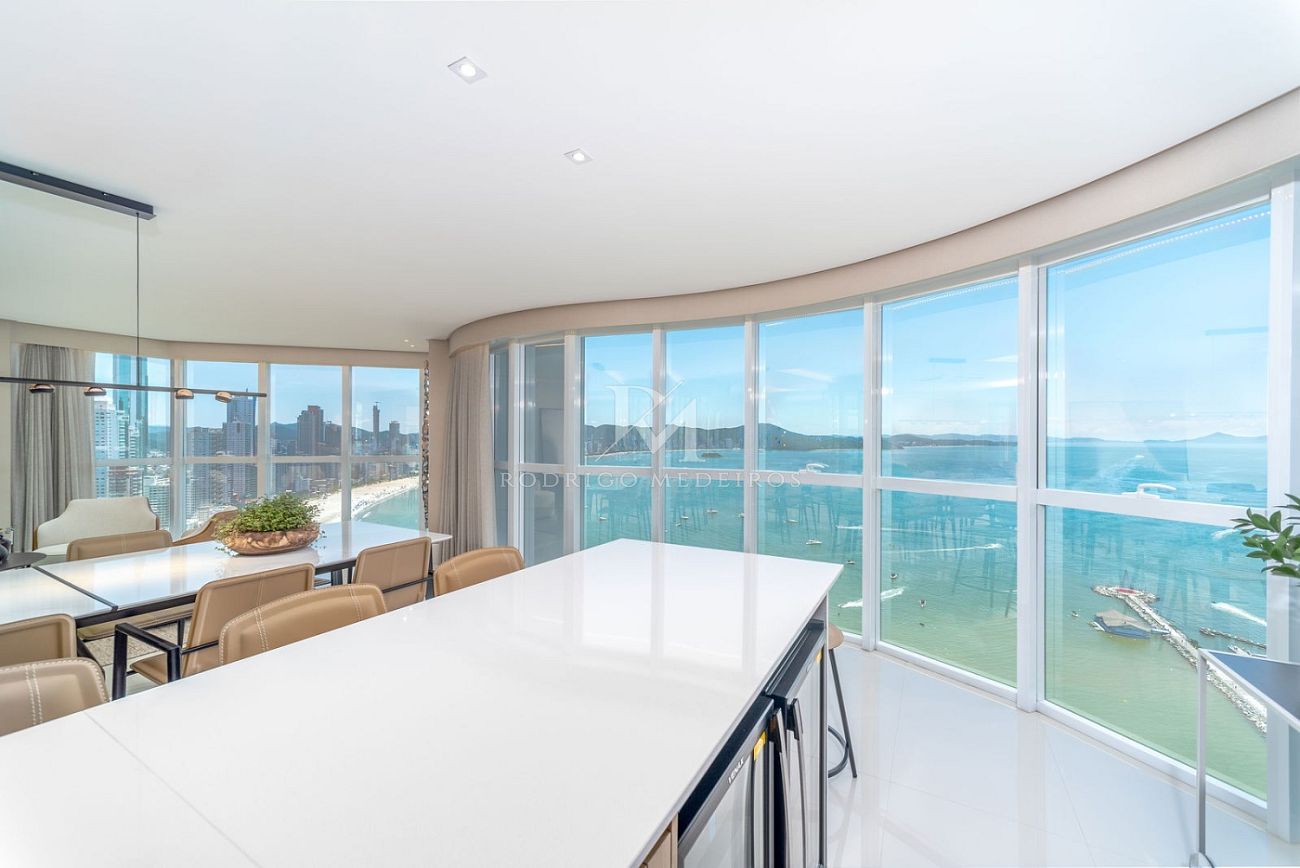 Apartamento 4 Suítes - Centro, Balneário Camboriú-SC