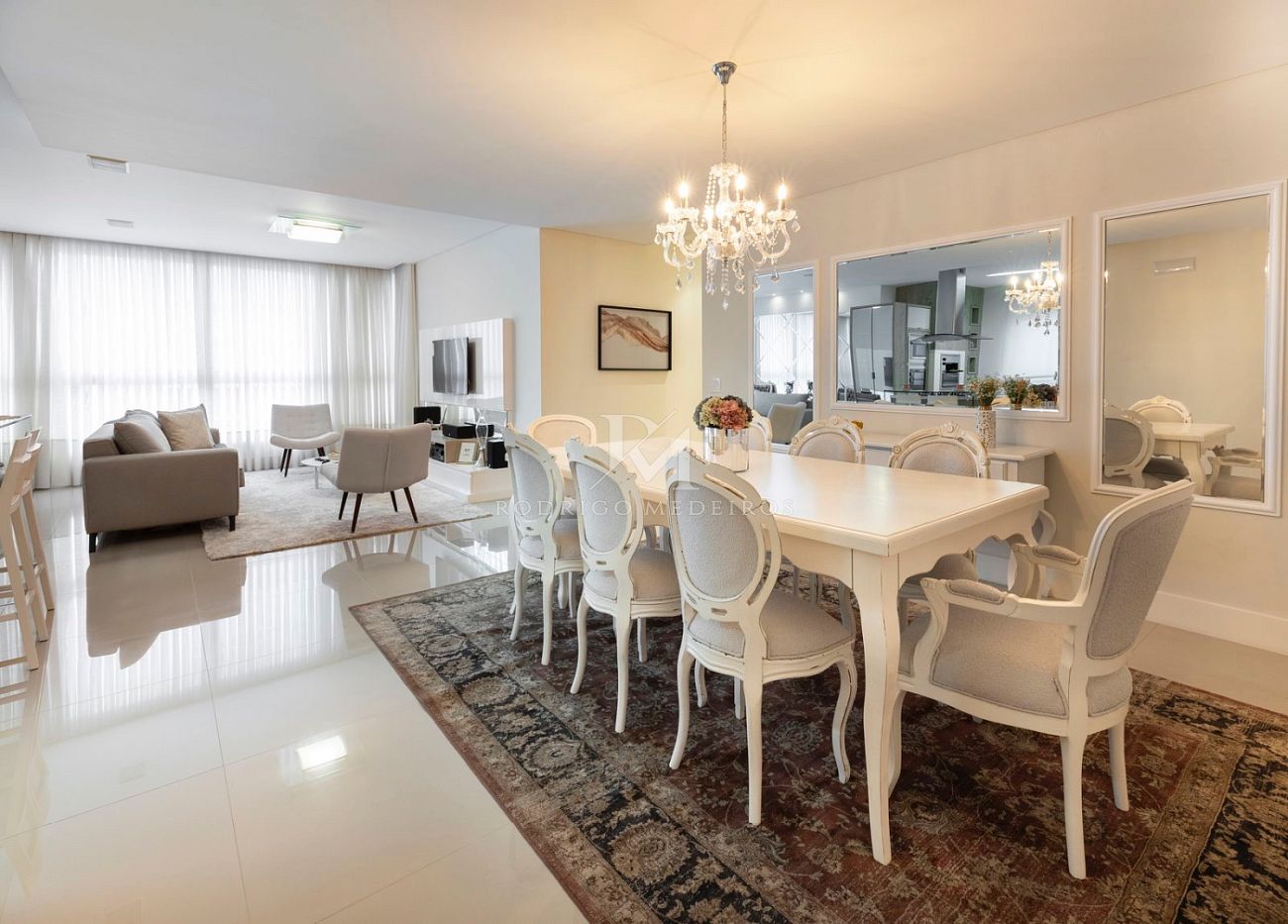 Apartamento 3 Suítes Decorado e Mobiliado - Centro, Balneário Camboriú/SC