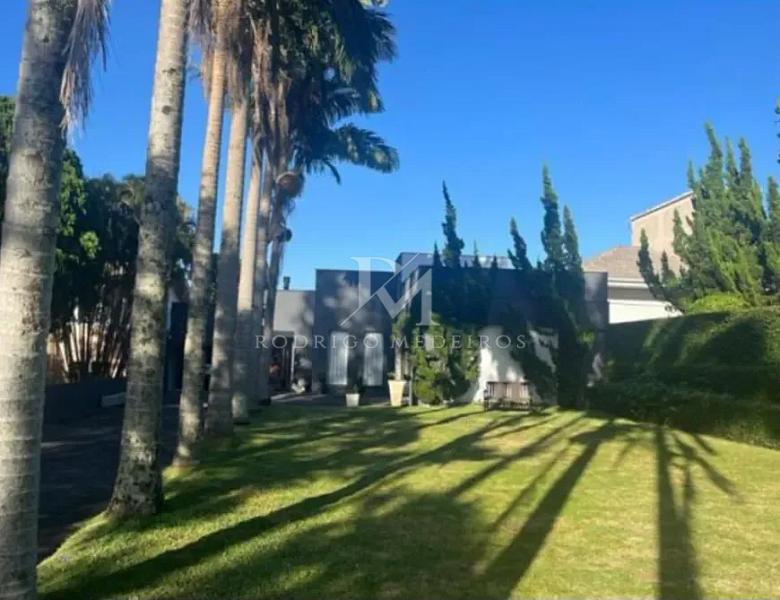 Casa com piscina e rea gourmet no Bosque das Manses, So Jos