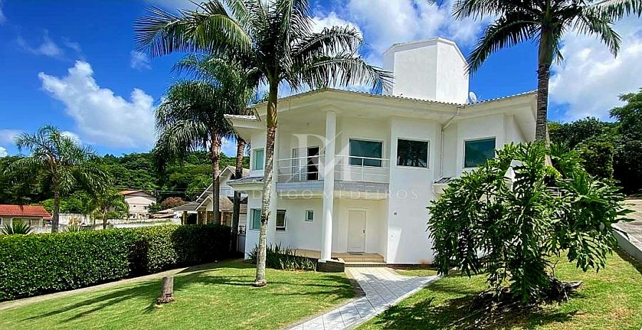 Casa em condomnio no bairro Cacup, Florianpolis