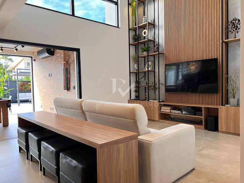 Casa nova � venda em Jurer� Internacional, Florian�polis