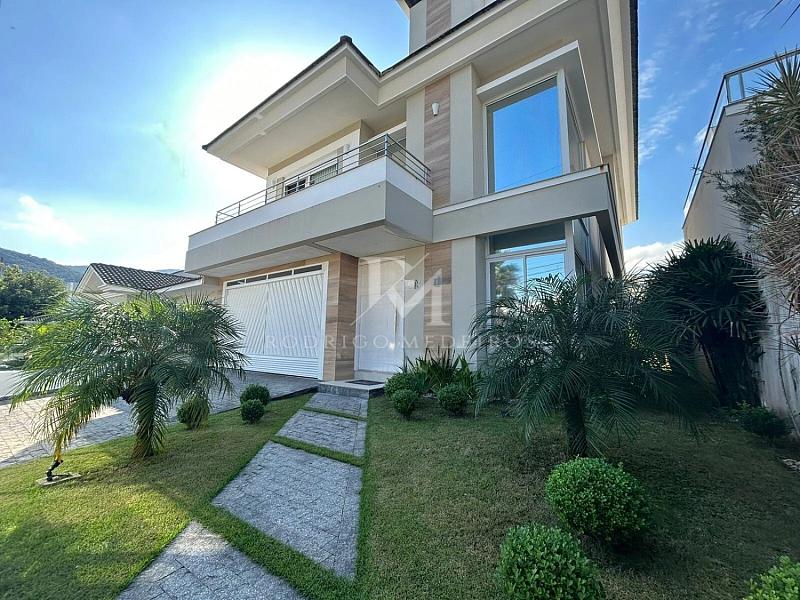 Casa com piscina  venda na Pedra Branca em Palhoa
