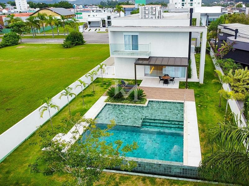 Casa em Condomínio com 4 quartos à venda, 430m², 5 banheiros, 3 garagens - Centro - Camboriú — foto 4