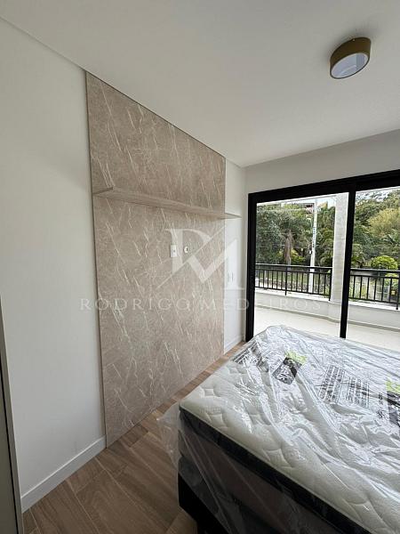 Casa mobiliada com 3 suítes no Cacupé, Florianópolis. Condomínio moderno, piscina privativa e a poucos metros do mar. — foto 25