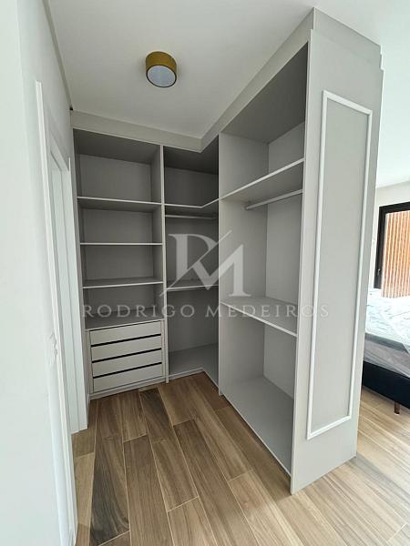 Casa mobiliada com 3 suítes no Cacupé, Florianópolis. Condomínio moderno, piscina privativa e a poucos metros do mar. — foto 19