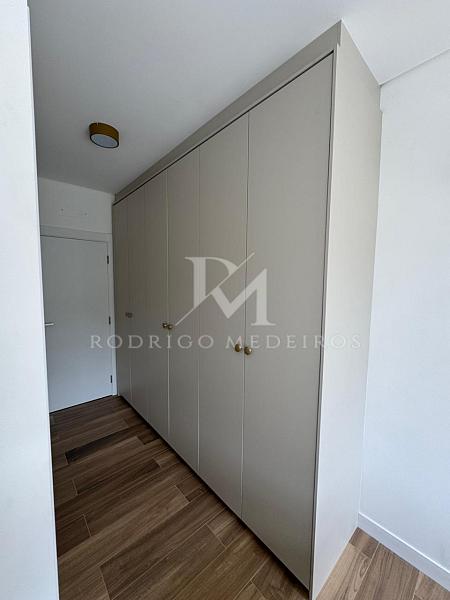 Casa mobiliada com 3 suítes no Cacupé, Florianópolis. Condomínio moderno, piscina privativa e a poucos metros do mar. — foto 15