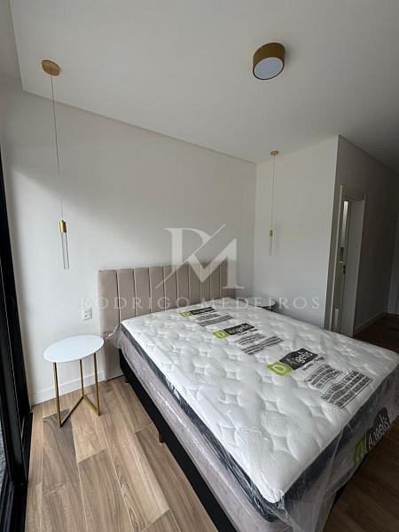 Casa mobiliada com 3 suítes no Cacupé, Florianópolis. Condomínio moderno, piscina privativa e a poucos metros do mar. — foto 18