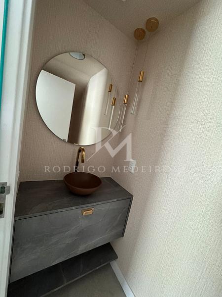 Casa mobiliada com 3 suítes no Cacupé, Florianópolis. Condomínio moderno, piscina privativa e a poucos metros do mar. — foto 13