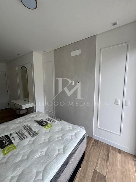 Casa mobiliada com 3 suítes no Cacupé, Florianópolis. Condomínio moderno, piscina privativa e a poucos metros do mar. — foto 7