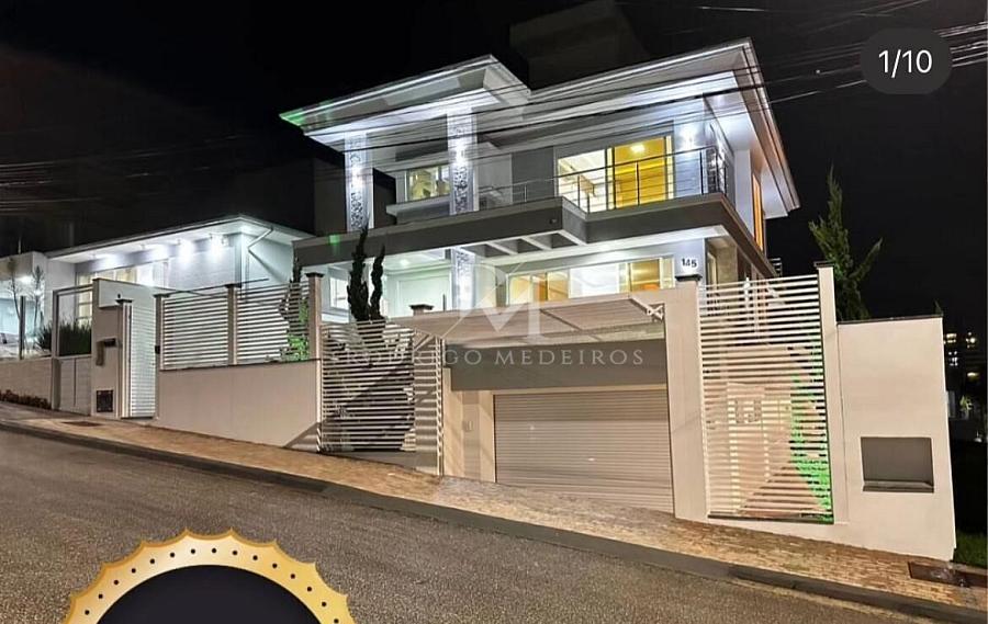 Entrada Mans�o triplex em Pedra Branca