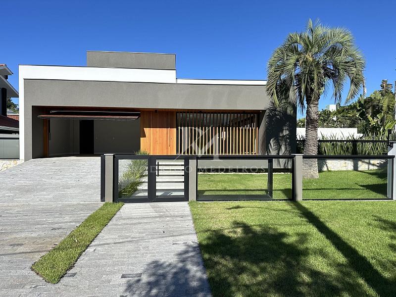 Casa de alto padr�o � venda na Pedra Branca, Palho�a