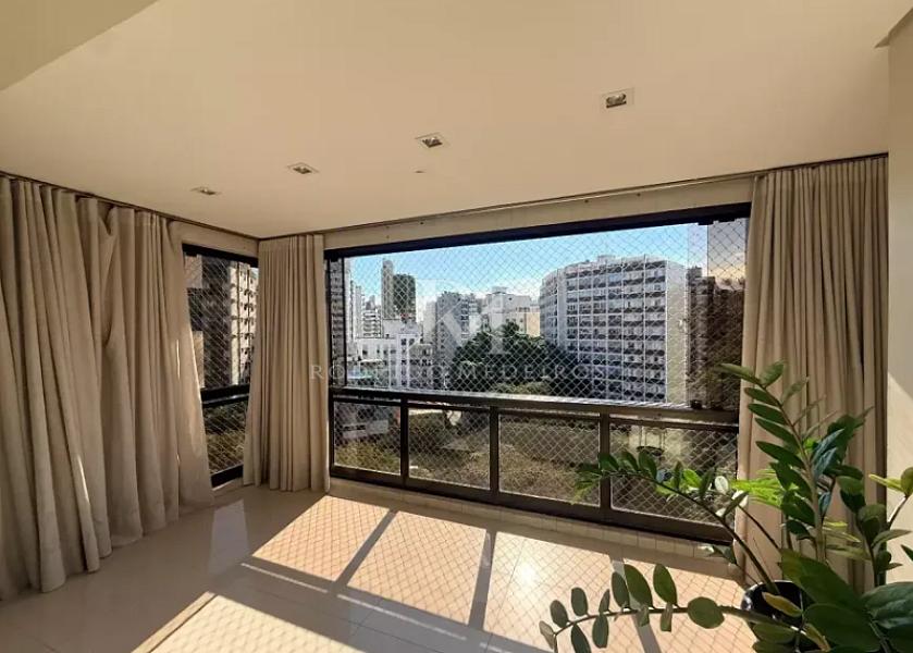 APARTAMENTO SOFISTICADO E AMPLO COM 2 SU�TES, HIDROMASSAGEM E 3 VAGAS NO CENTRO DE FLORIAN�POLIS 1